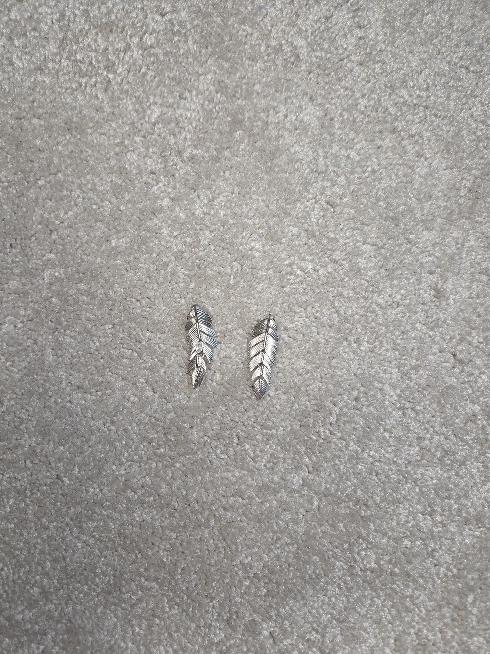 Feather Shaped Silver Tone Earrings - Picture 3 of 4